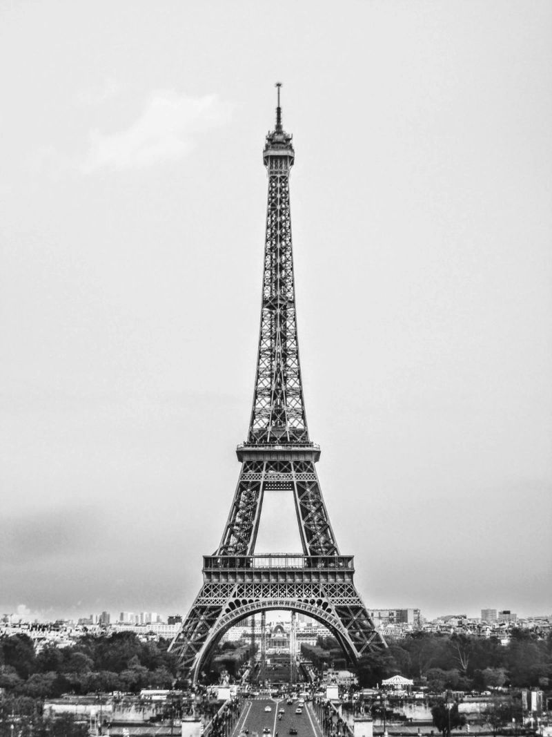 The Eiffel Tower: Still Standing, Still Stunning carta hahnemühle da zenitt