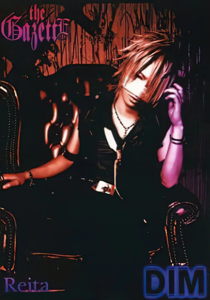 Reita Sitting canvas by matilda Shop