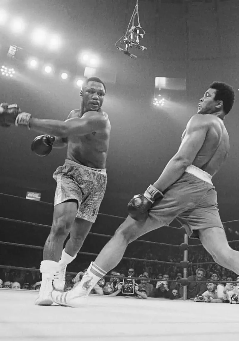 Fight of the Century poster con telaio in alluminio da Attaboy Dsgn