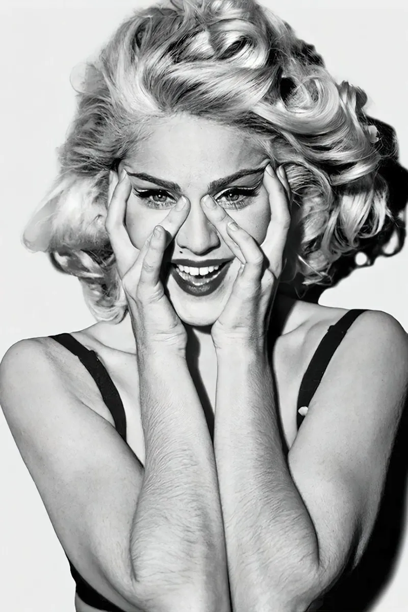 Ritratto di Madonna d'epoca poster da Beth Pop Culture