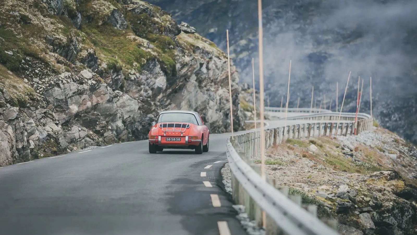 Porsche in Norvegia alluminio dibond da the view
