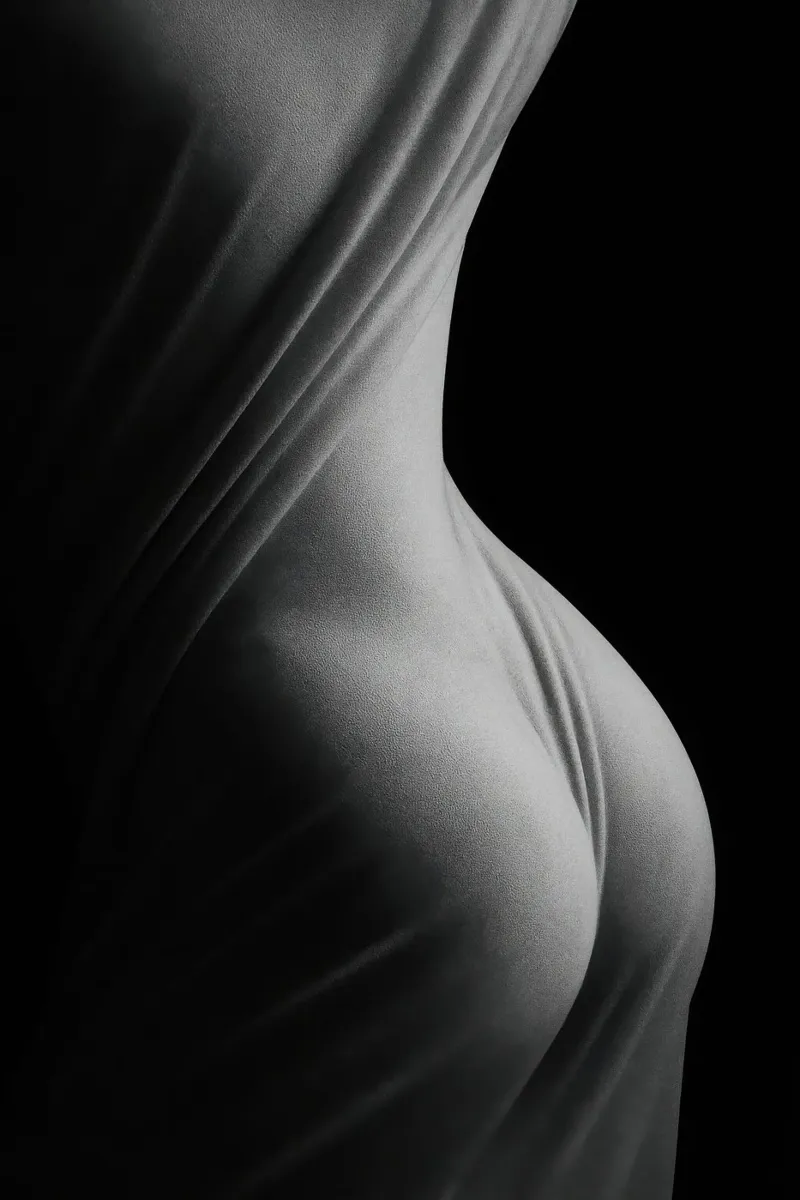 Paris sensuel - Avvolti dalla luce su forme tese alluminio dibond da Black & White