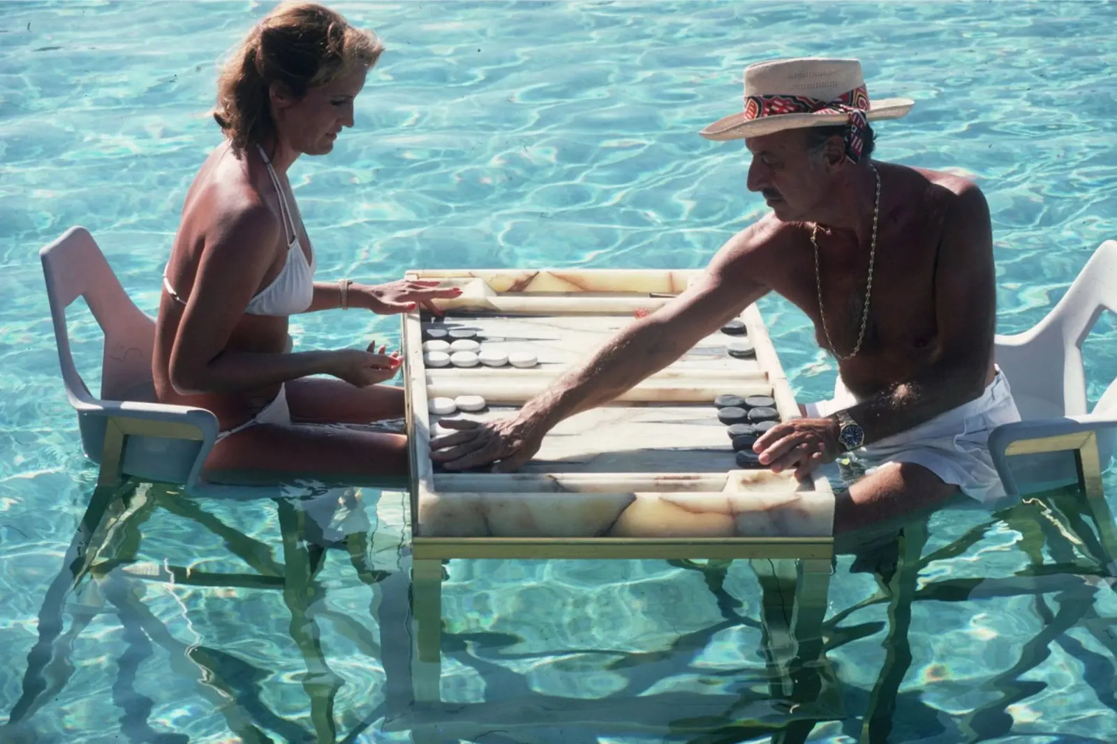 Mantenere la calma - Slim Aarons pellicola backlit da Chrisvintage