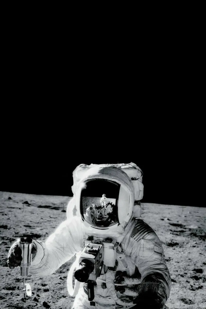 Reflection on the Moon pellicola backlit da Vintage by JUNIQE