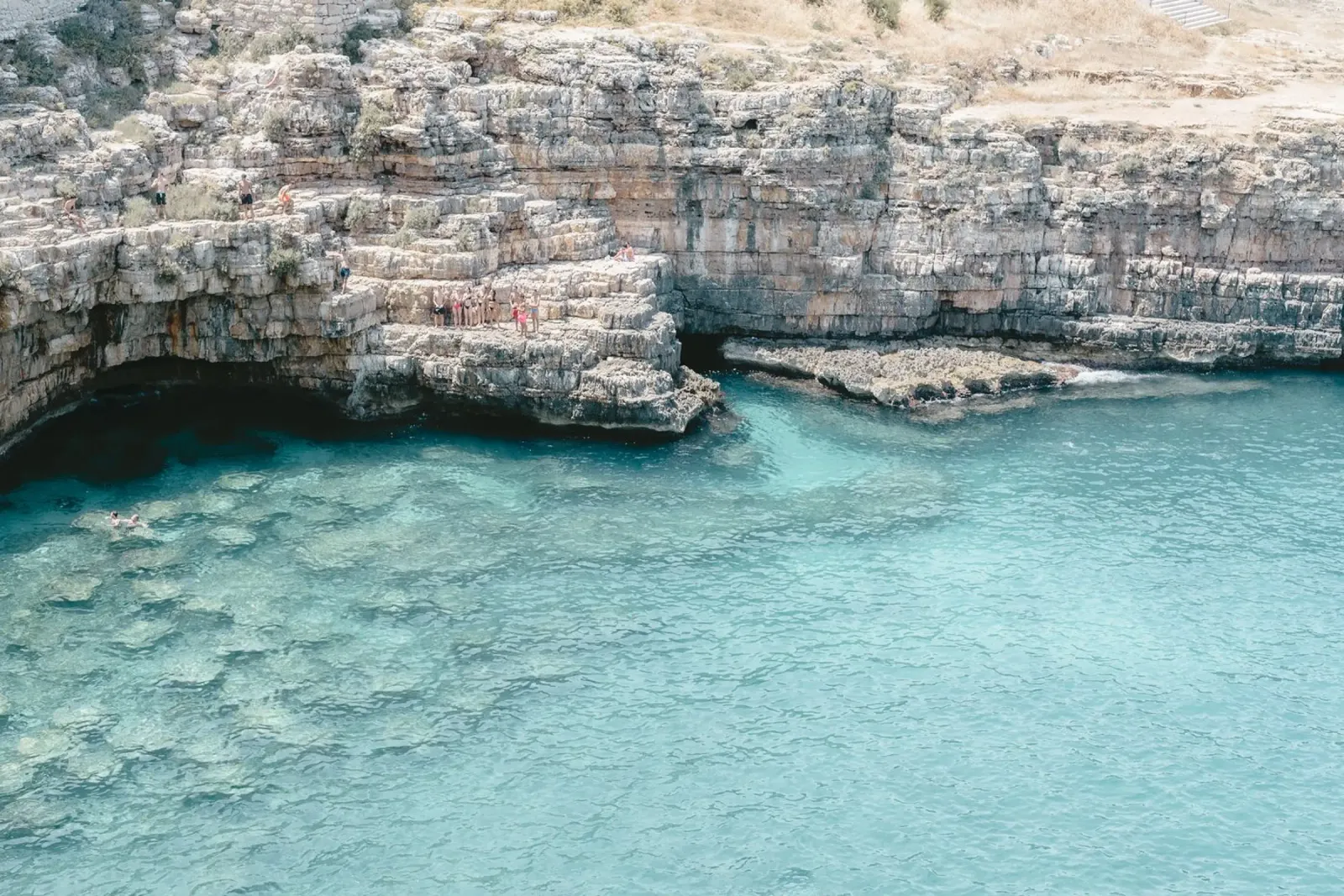 Rocky coast in Apulia, Italy pellicola backlit da photolovers
