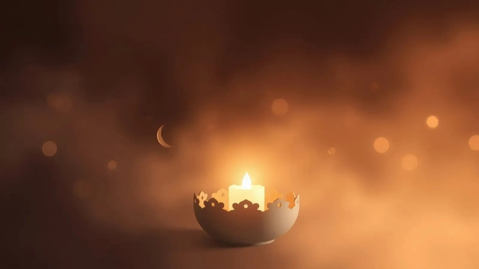 Candela a luce soffusa in un supporto ornato, circondata da un ciuffo di foglie. plexiglass da DesignDoodle