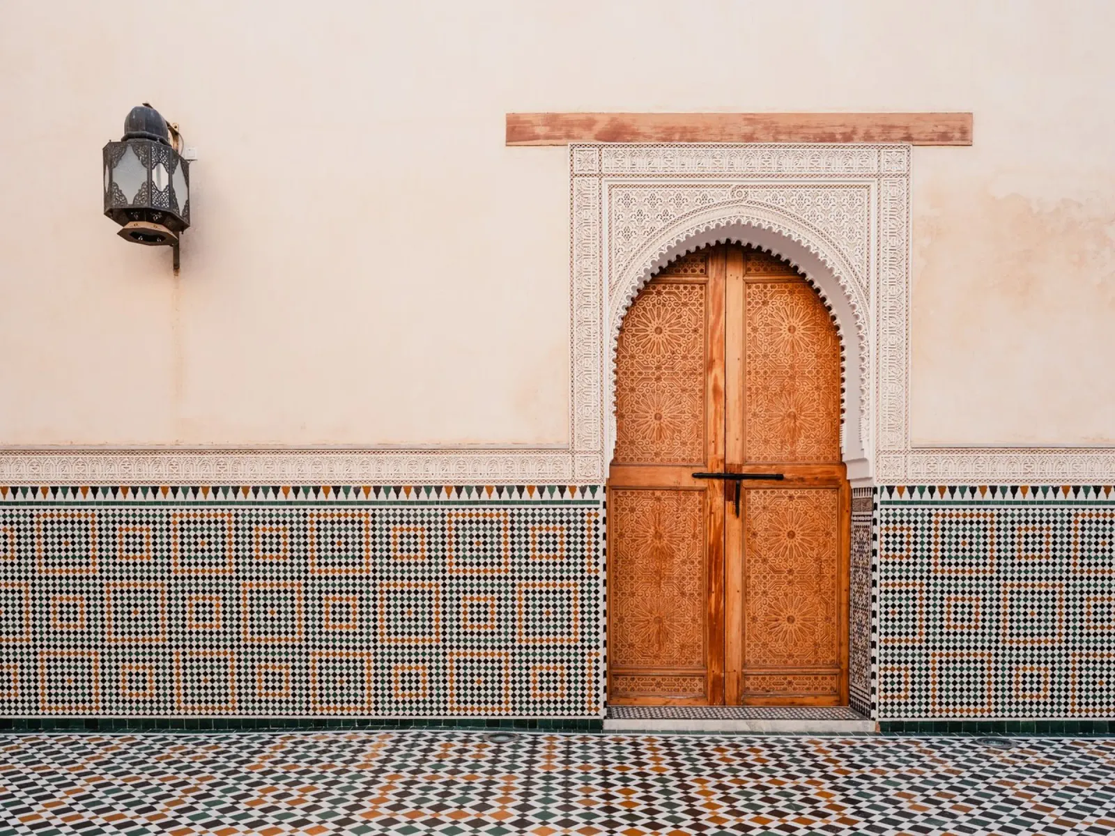 Moroccan door and colorful mosaic tiles pellicola backlit da photolovers