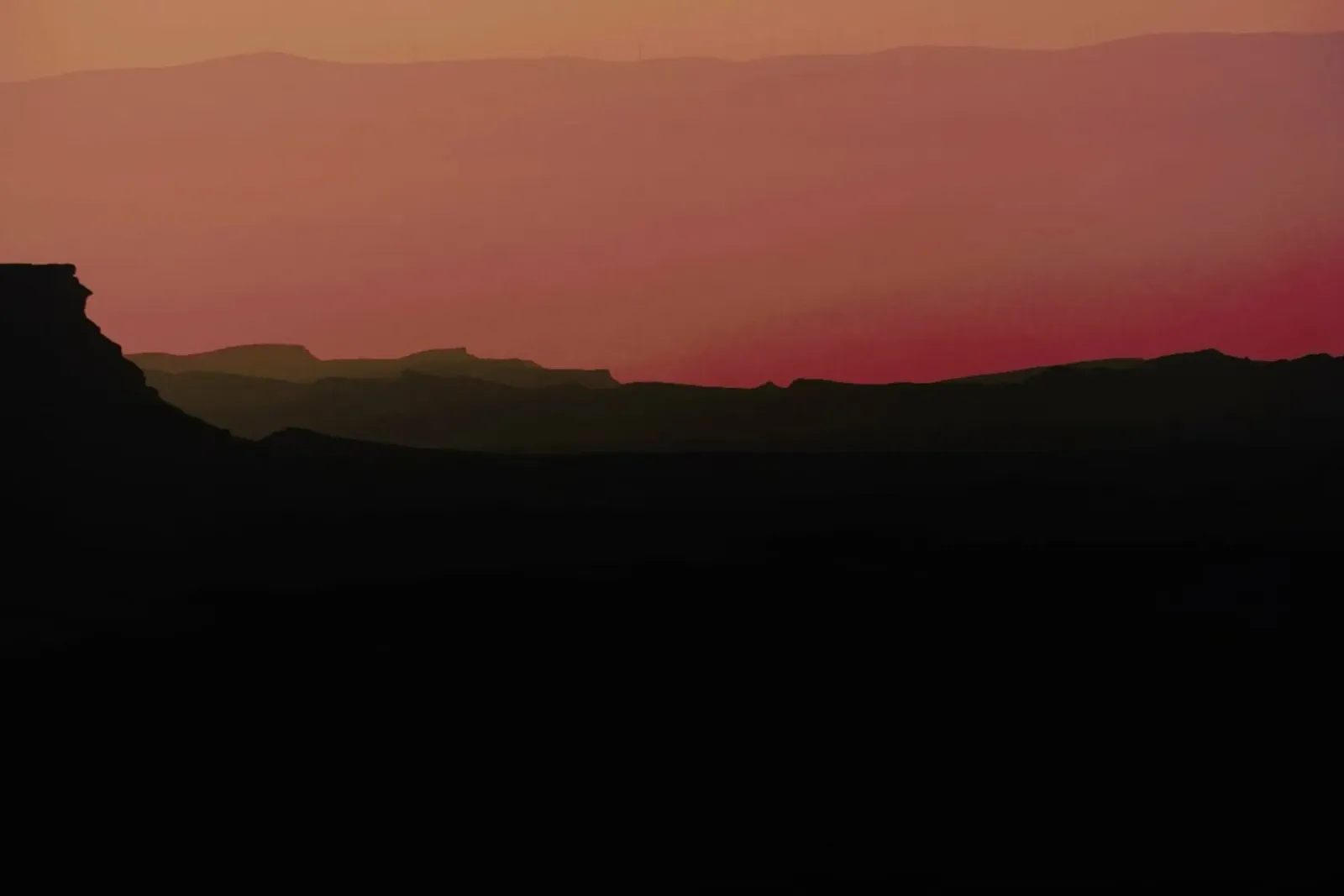 Sunrise Over Ramon Crater #8 pellicola backlit da Tal Paz-Fridman