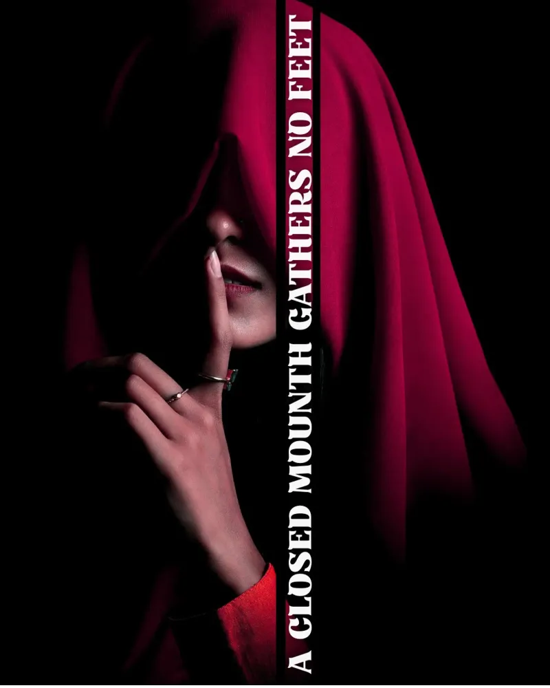 citazioni - Una bocca chiusa non raccoglie piedi. poster da moraaGP