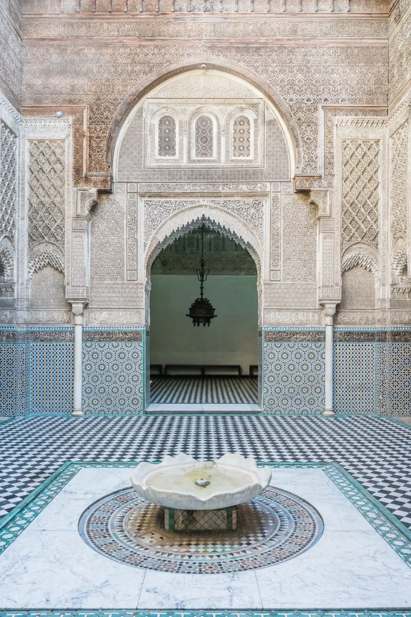 Madrasa in Morocco pellicola backlit da photolovers