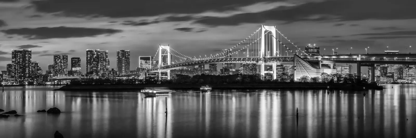Rainbow Bridge and Tokyo skyline sunset monochrome alu-dibond by Melanie Viola