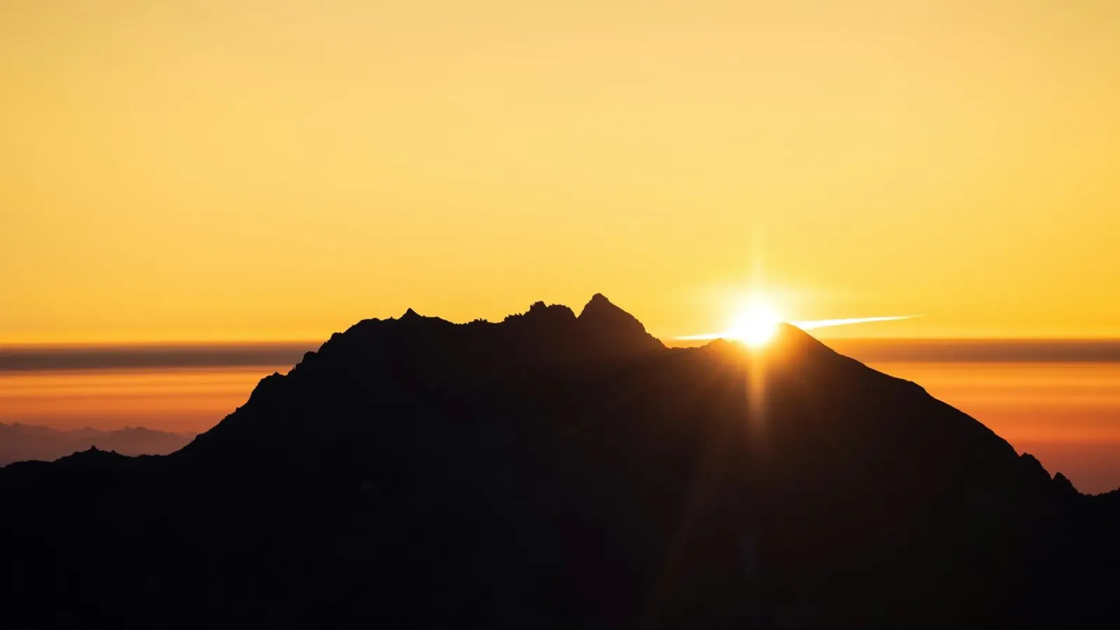 montagne all'alba tela da Earthly Visions