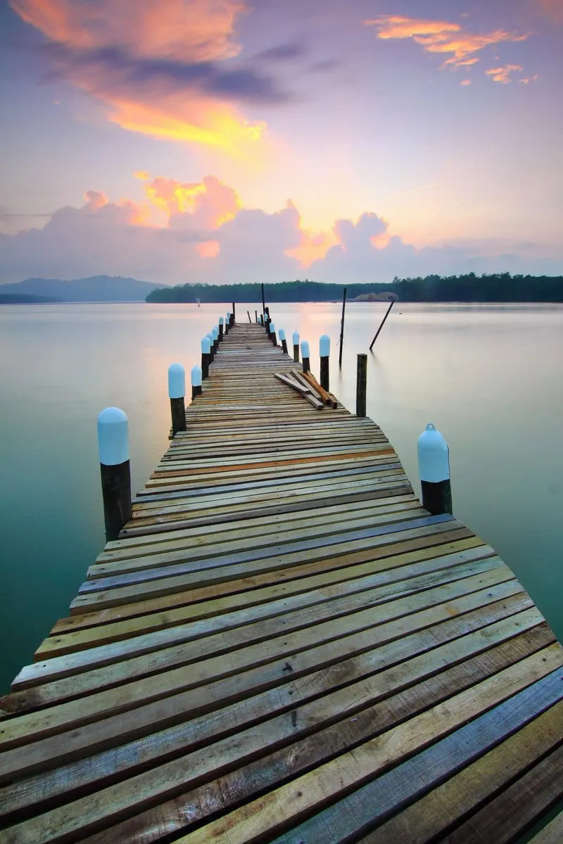 Tramonto sul pontile di legno poster da PhotoVibe Decor