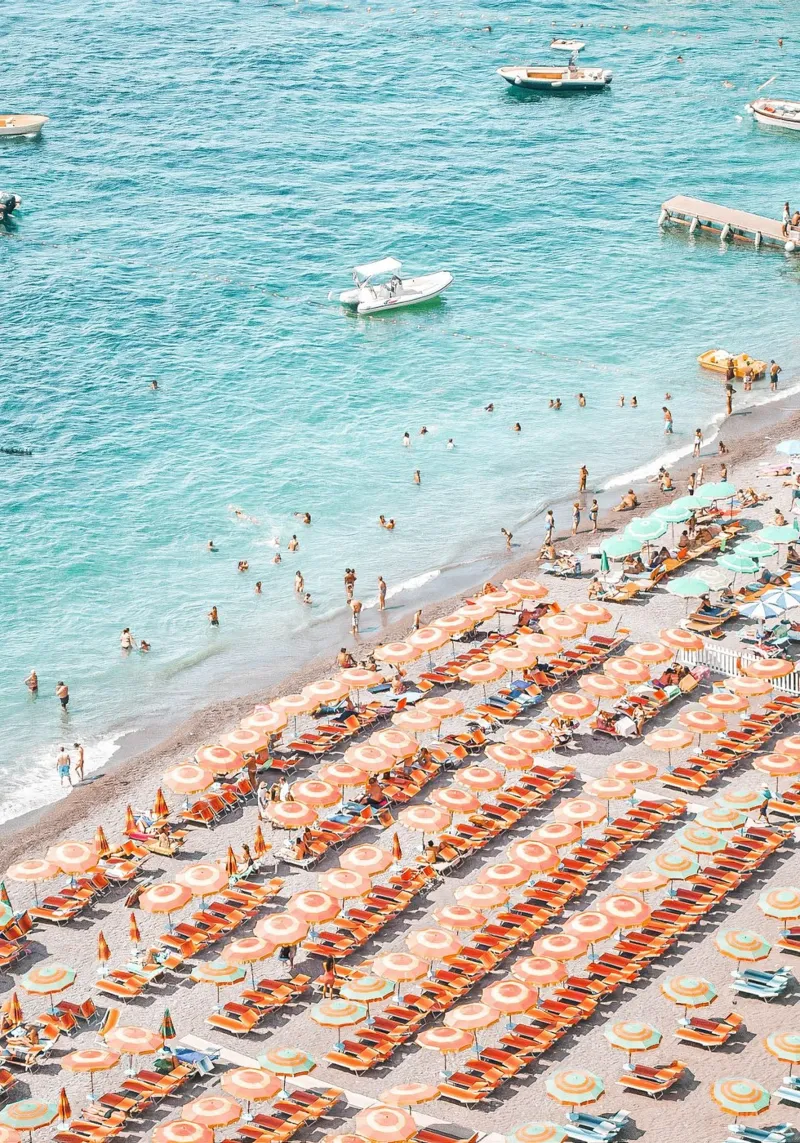 Positano Colourful Beach Scene pellicola backlit da GraceDigitalArtCo