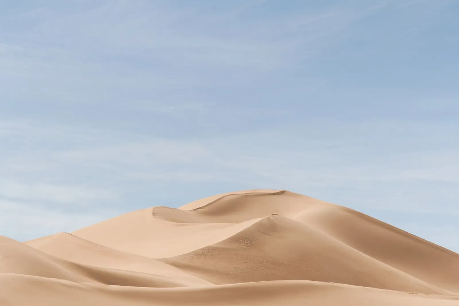 Sand dunes in the Sahara desert pellicola backlit da photolovers