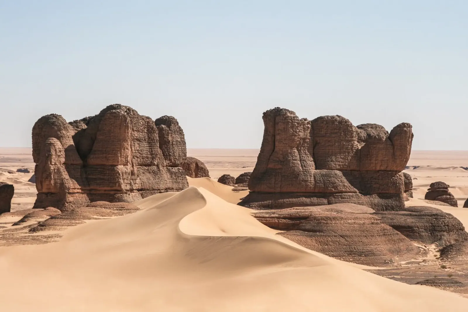 Sand dune between rocks alluminio dibond da photolovers