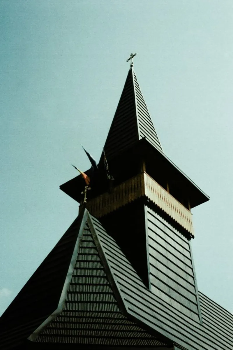 Analog Series Church Top pellicola backlit da Sebastian Hilgetag
