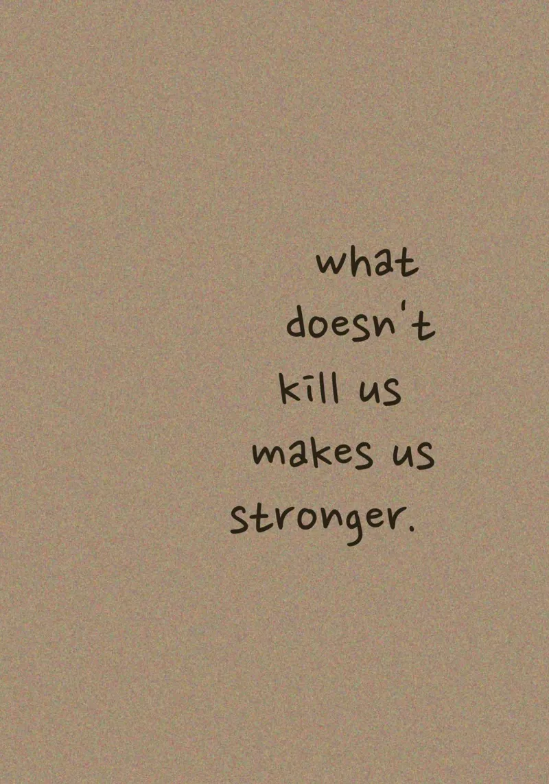 "What Doesn't Kill Us..." - Motivierender Text Kunstdruck Hahnemühle von ClubArt