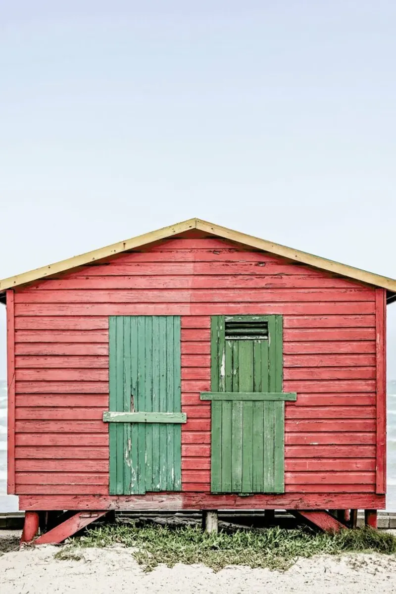 Red Hut pellicola backlit da Shot By Clint