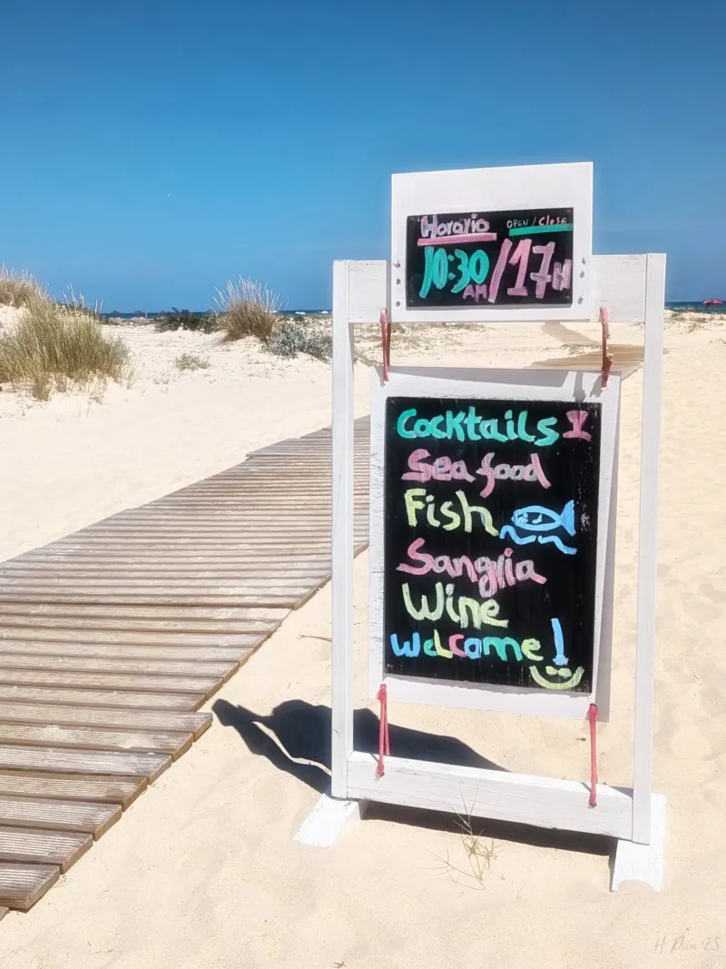 Insegna di benvenuto del ristorante sulla spiaggia, Armona Island Boardwalk Photo poster da Hecate Pim Designs