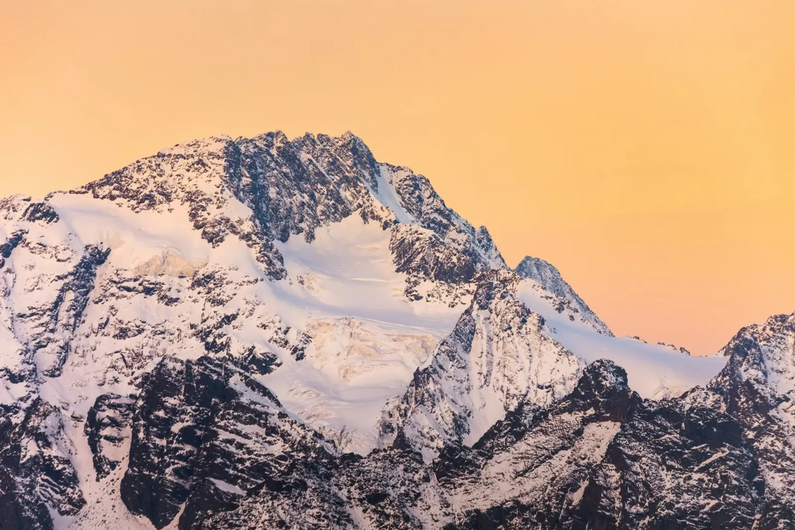 neve di montagna pellicola backlit da Earthly Visions