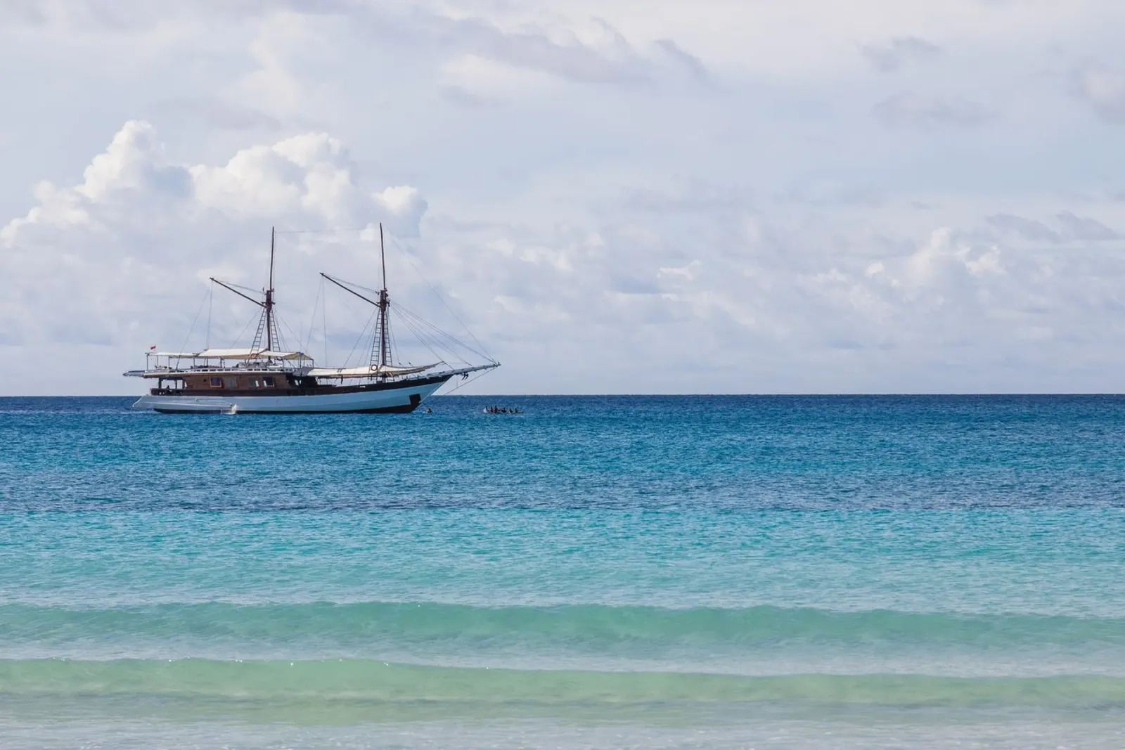Sailing in the tropics pellicola backlit da photolovers