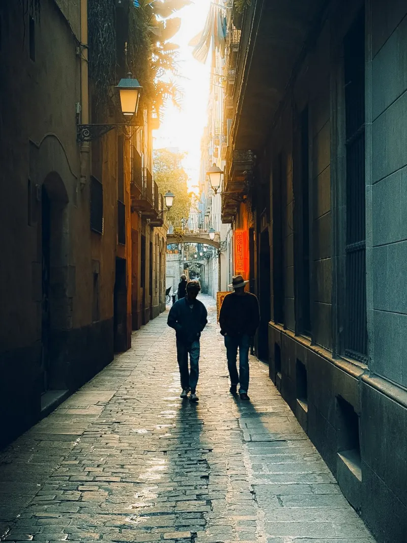 Streets of Barcelona pellicola backlit da Thilo Grøsch