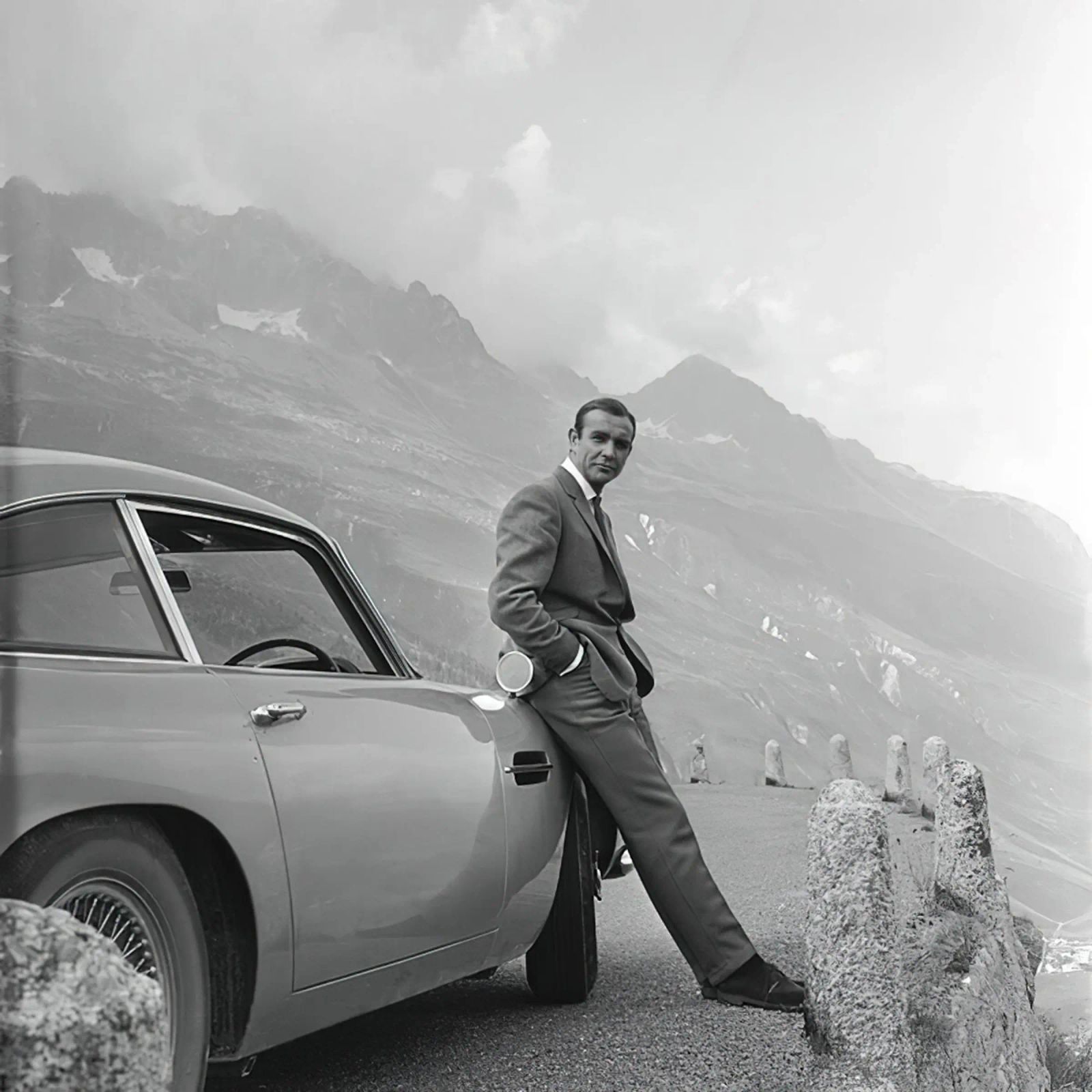 Sean Connery mit Aston Martin DB5 1964 Poster von maria Shop