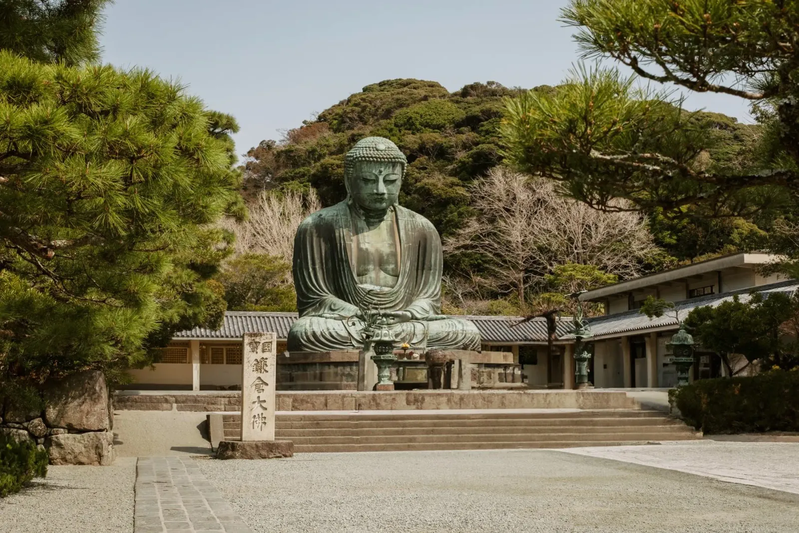 Buddha gigante a Kamakura, Giappone pellicola backlit da Marcel Bisig