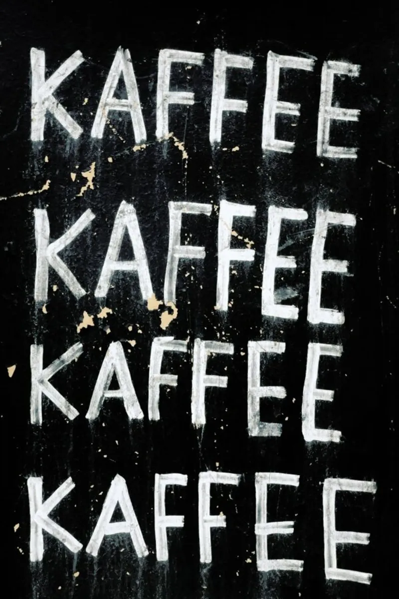 Kaffee Kaffee Kaffee pellicola backlit da Sebastian Hilgetag