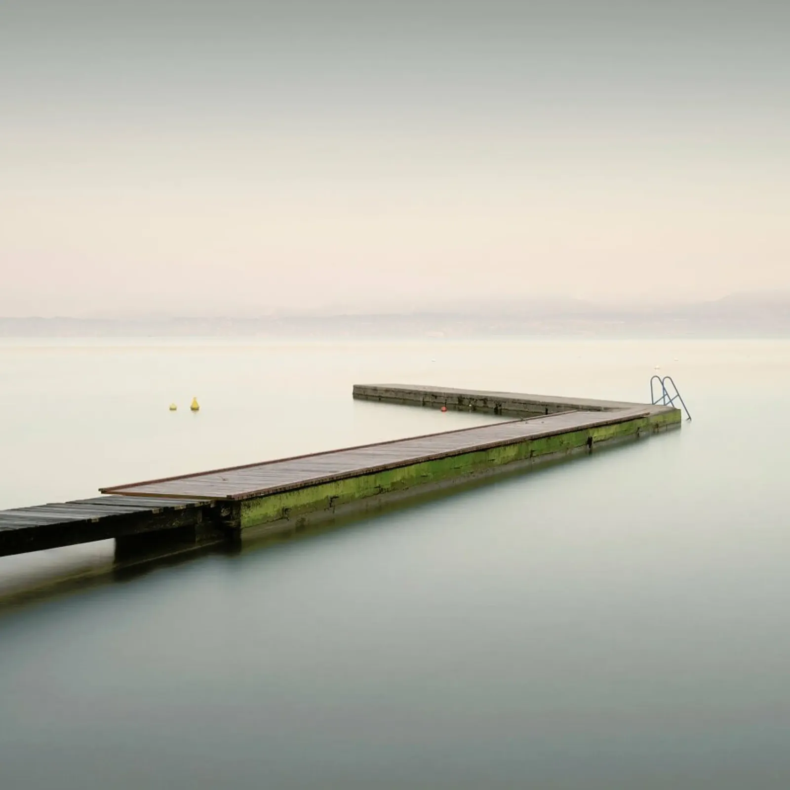 Pontile Sul Lago Garda II pellicola backlit da Michael J. Reibert