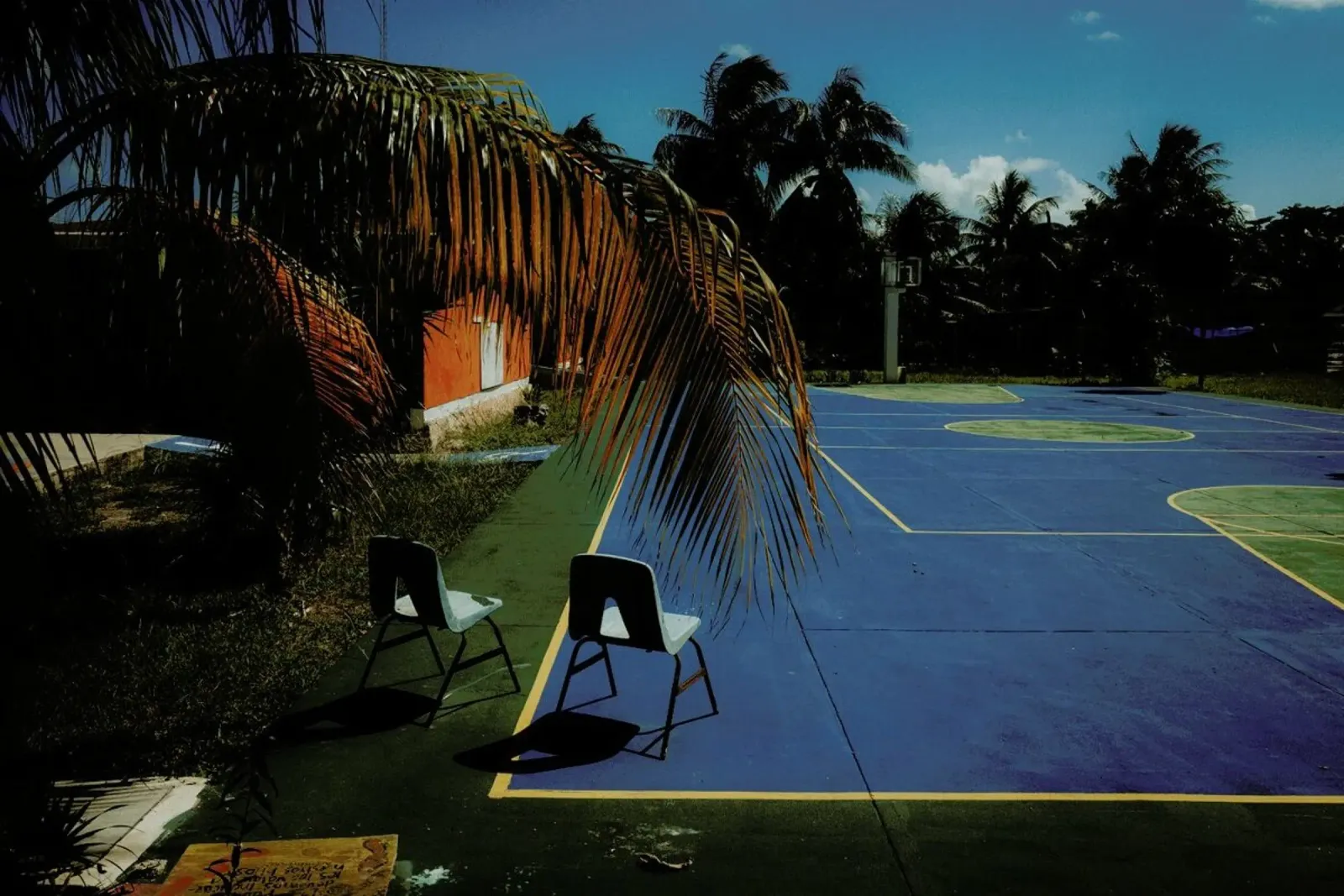 Take a Seat pellicola backlit da Philipp Reinhard