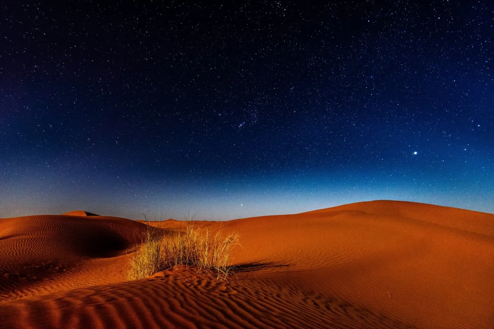 crepuscolo sulle dune di sabbia pellicola backlit da life of sands