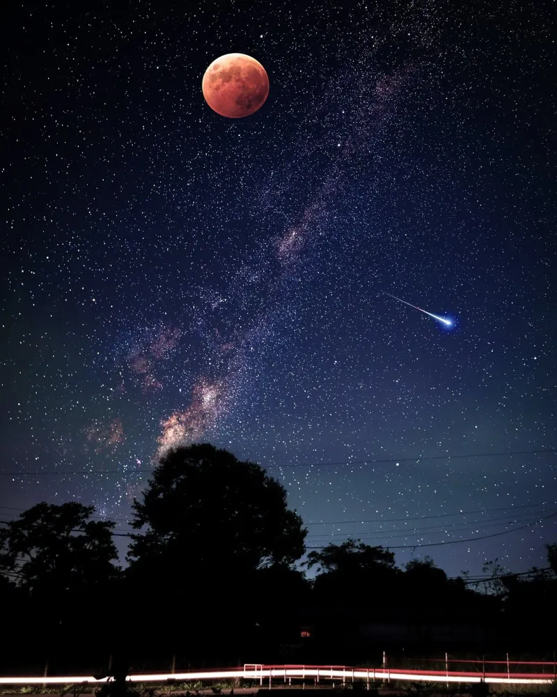 luna di sangue con stella cadente pellicola backlit da space words