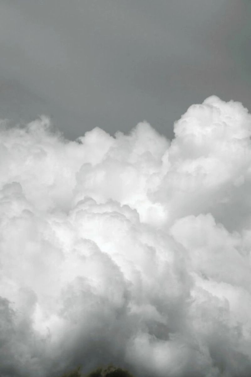Minimal But Bold Clouds pellicola backlit da Studio Nahili