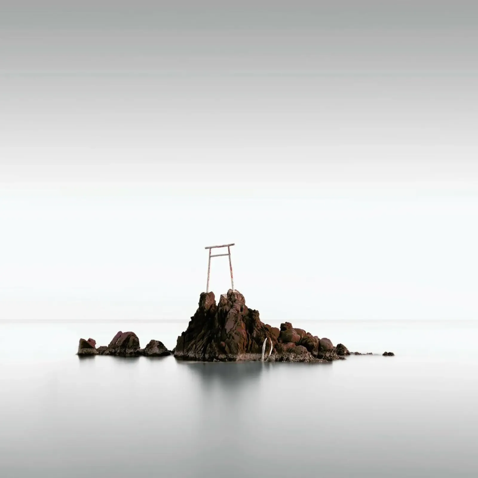Japan Torii Study VII pellicola backlit da Michael J. Reibert