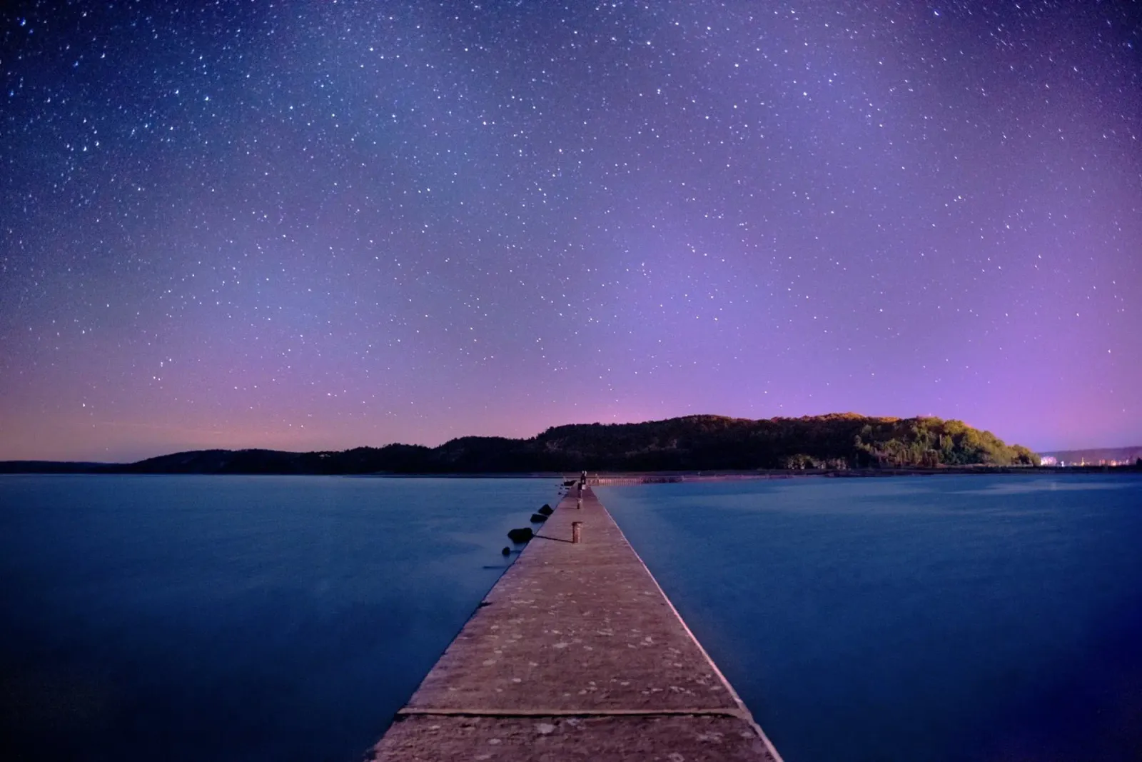 cielo viola con via di legno alluminio dibond da space words