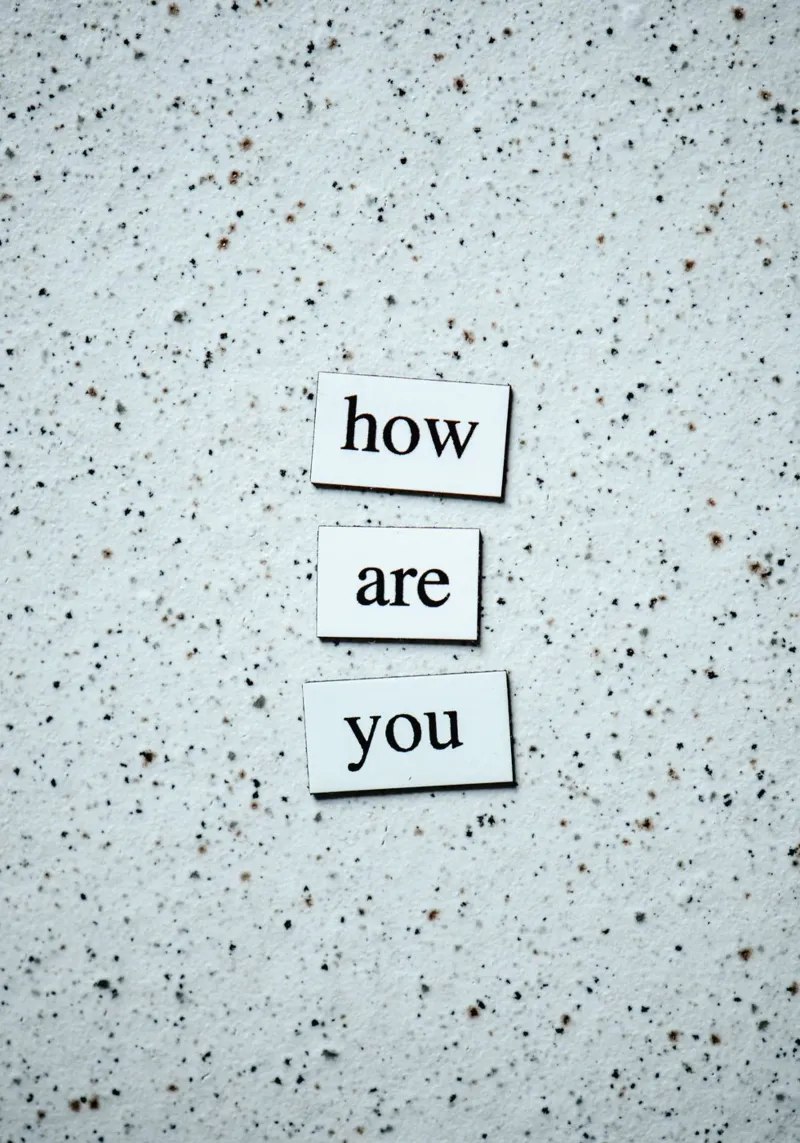 HOW ARE YOU? poster con telaio in legno da Einfach Uebel