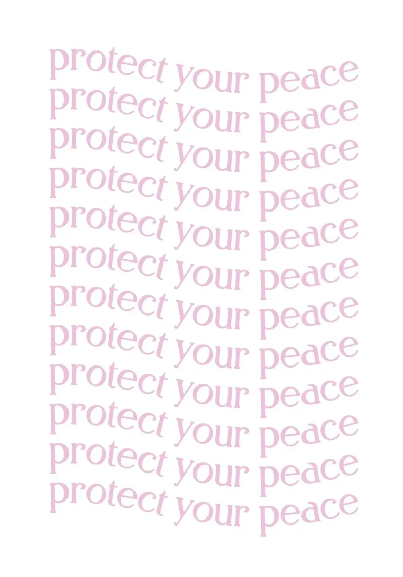 Poster estetico "Proteggi la tua pace" con testo ripetuto in rosa pellicola backlit da homdeco