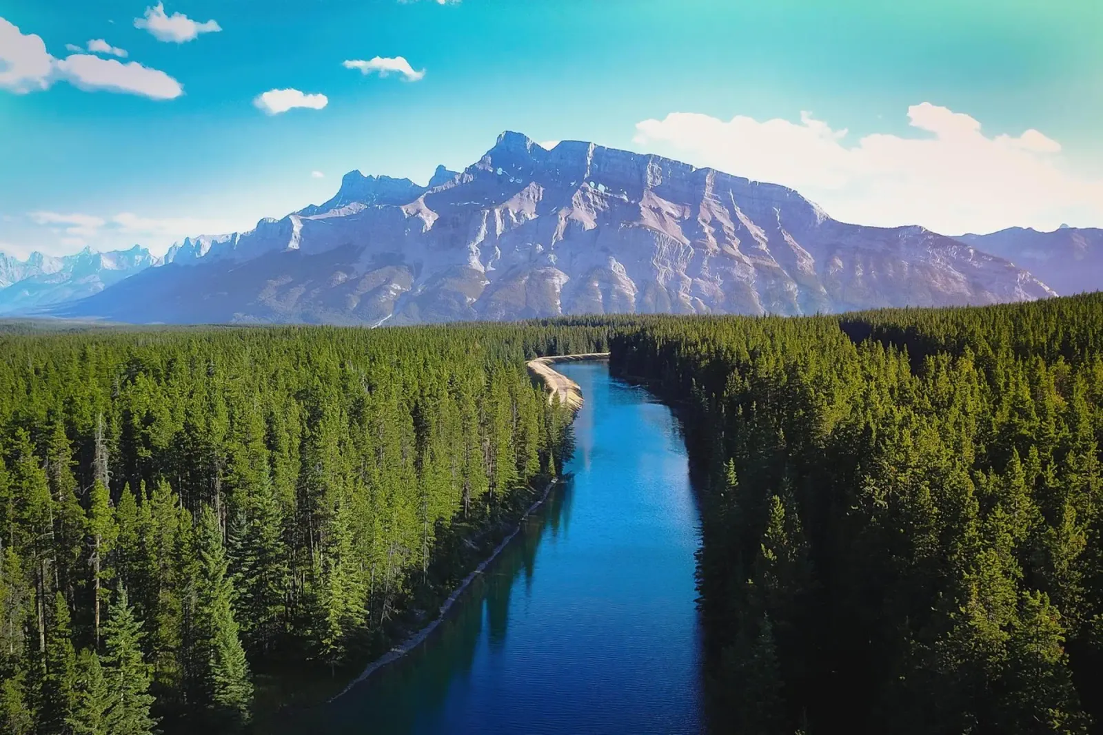 Turquoise meer en piek, Canadese Rockies canvas met Baklijst van PhotoVibe Decor