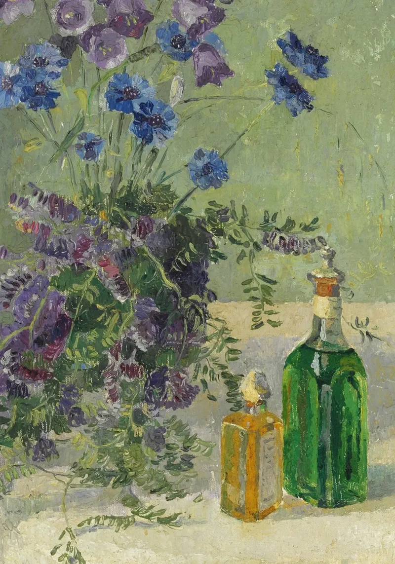 Natura morta floreale impressionista - Bottiglie e fiori blu poster con telaio in legno da ClubArt