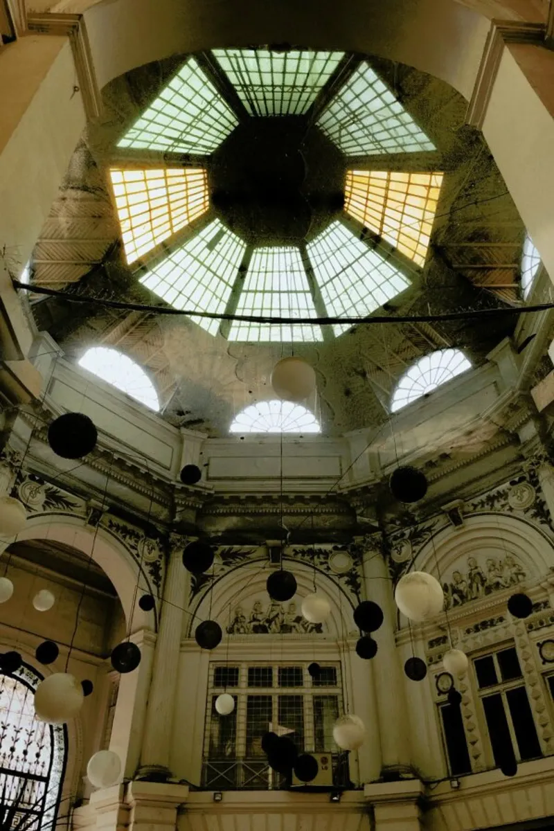 Dome And Balls alluminio dibond da Sebastian Hilgetag