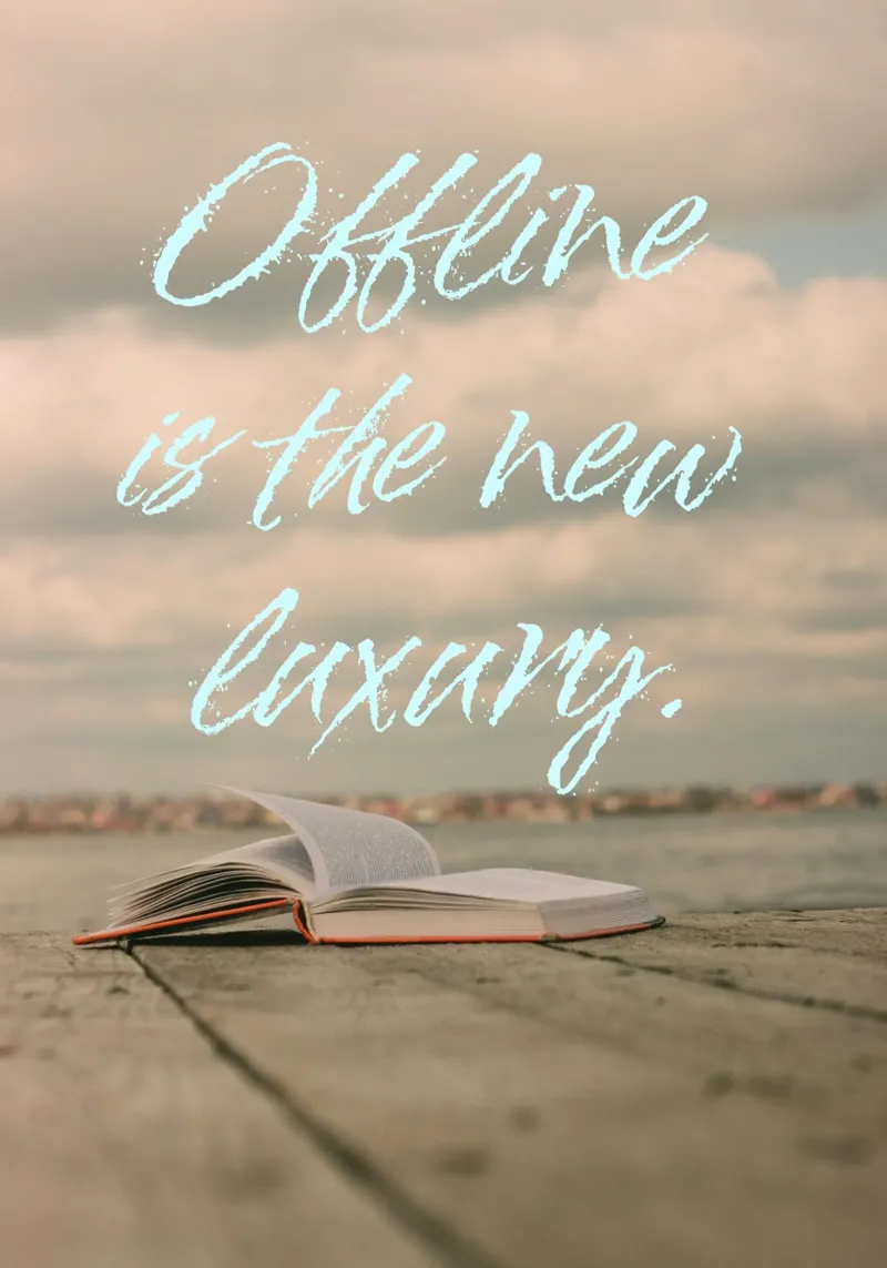 OFFLINE IS THE NEW LUXURY poster con telaio in plastica da Einfach Uebel