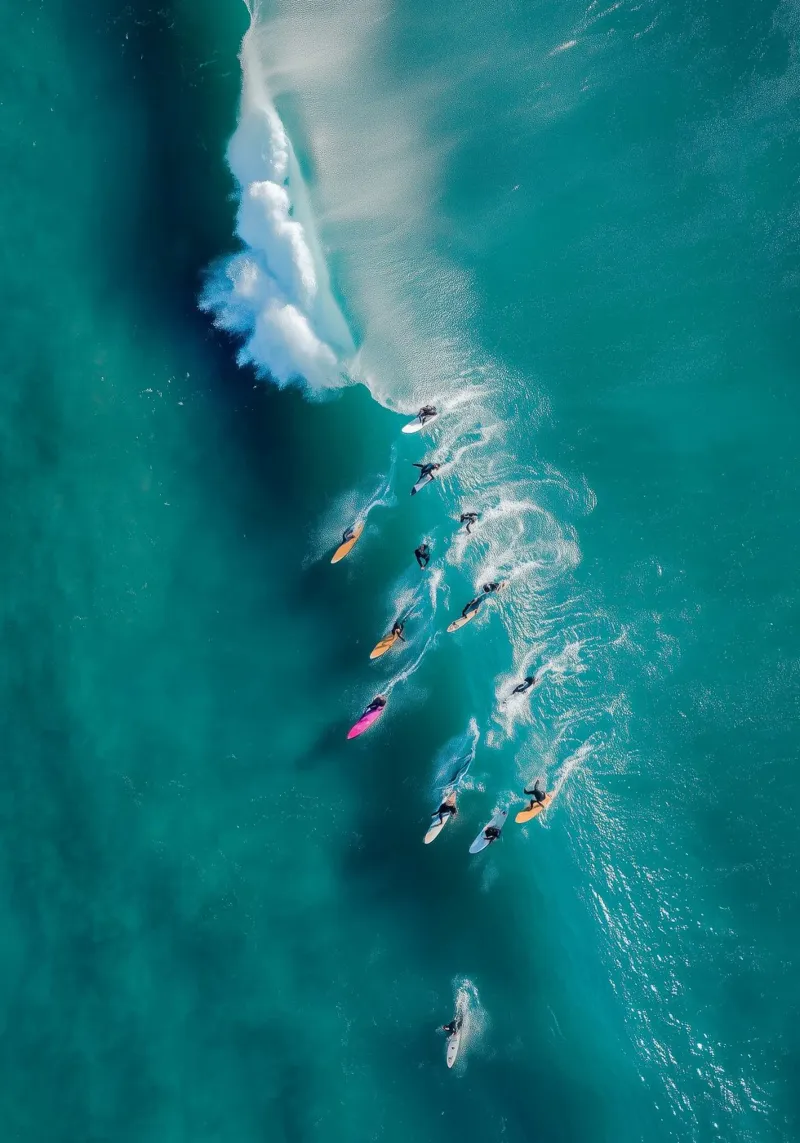 Chasing the Break – Aerial Surf Photography Print pellicola backlit da Vela Luna