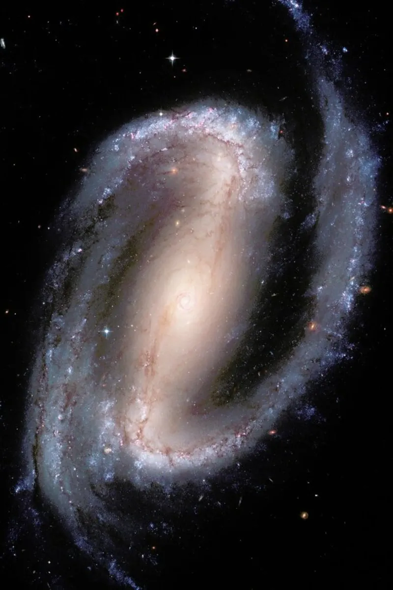 Barred Spiral Galaxy, NASA pellicola backlit da Vintage by JUNIQE
