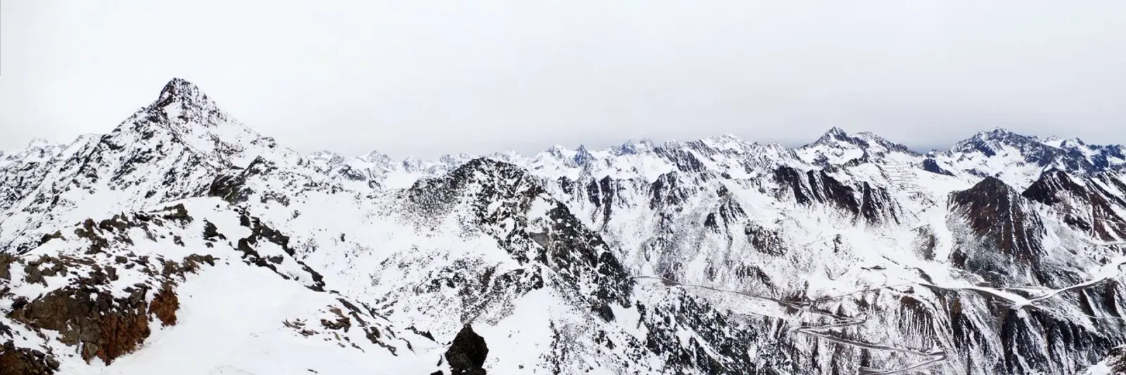 A Sea of Summits plexiglass da zenitt