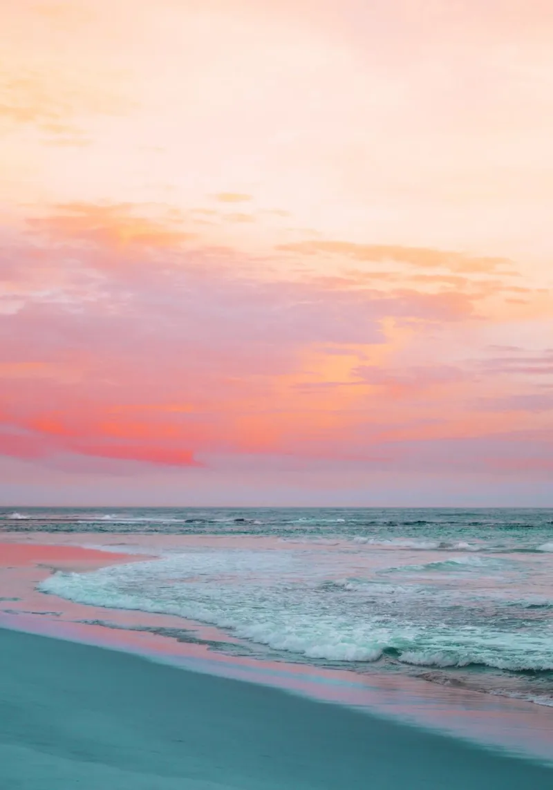 Arte murale estetica del tramonto sulla spiaggia e sull'oceano poster con telaio in plastica da dawnthesea