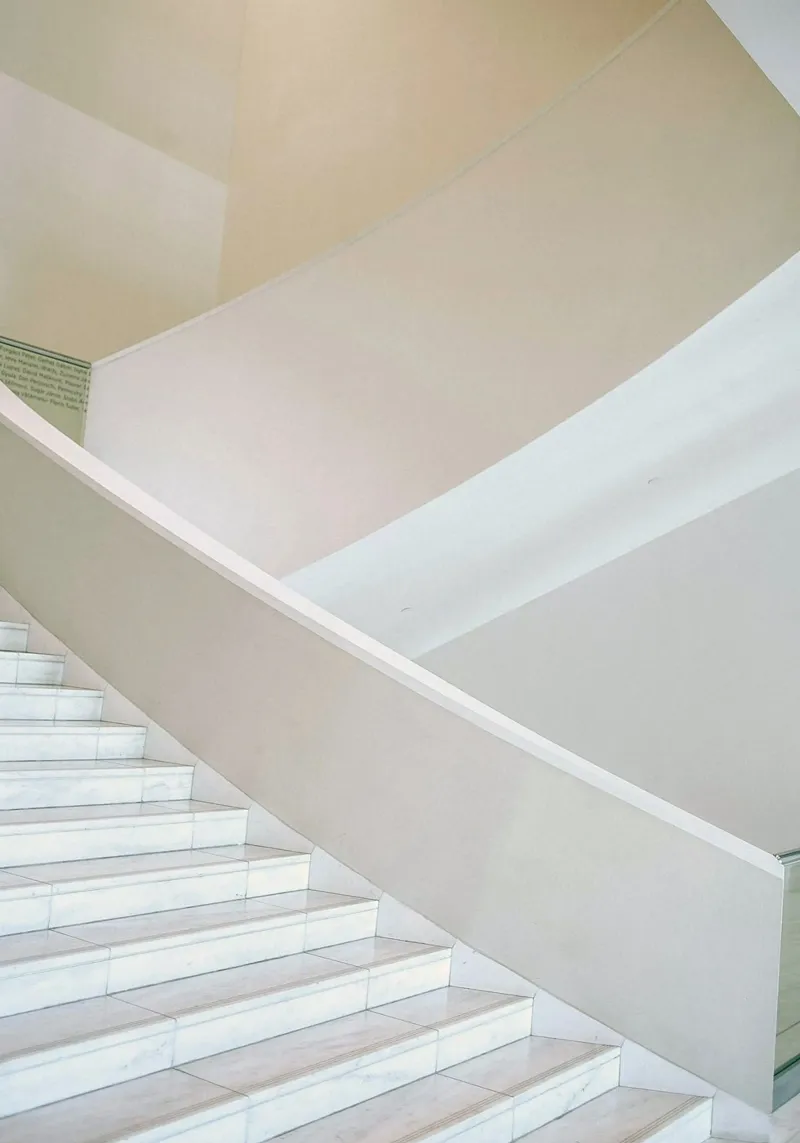 staircase curved pellicola backlit da prindy