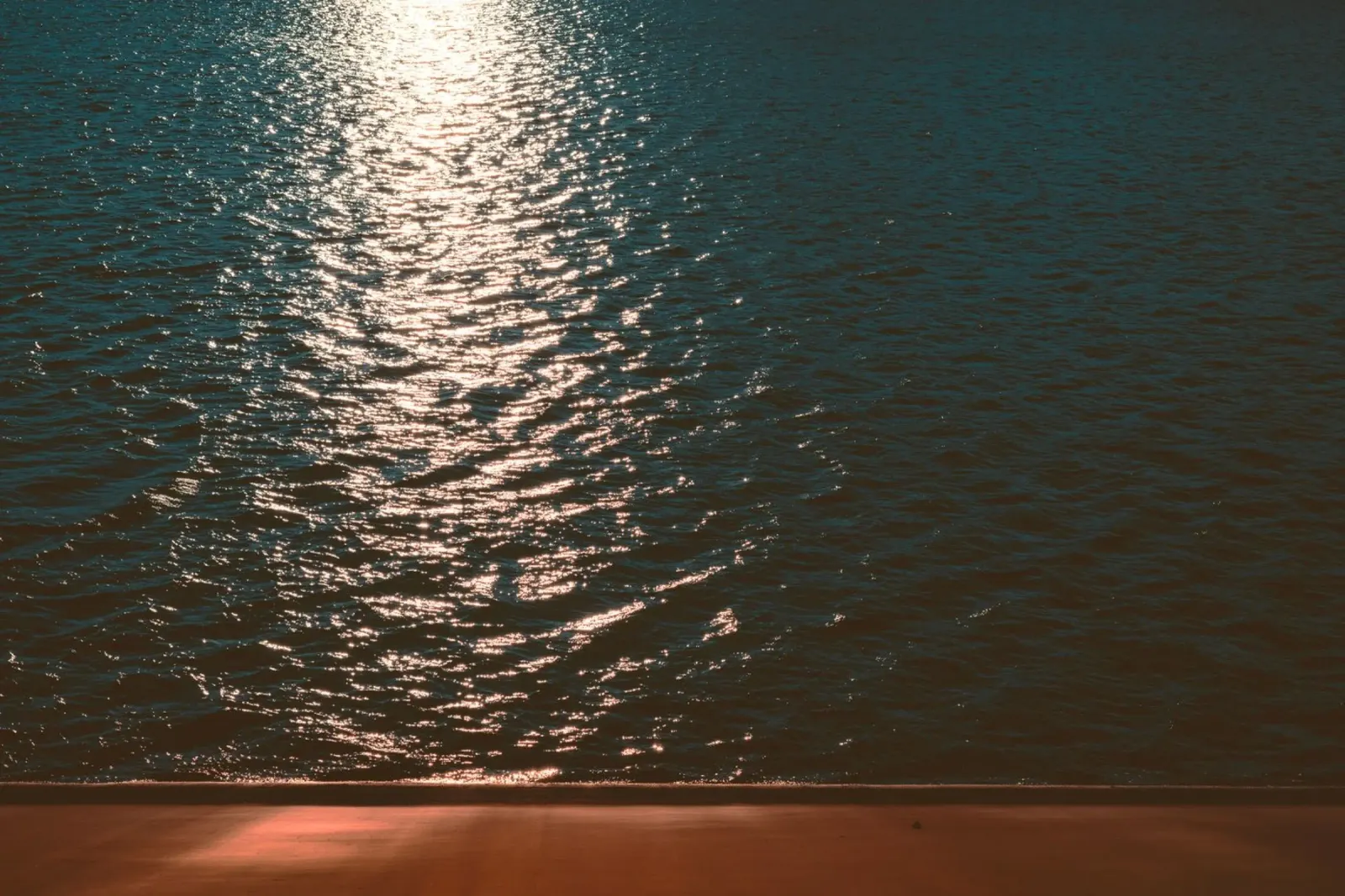 reflection waves pellicola backlit da twillight