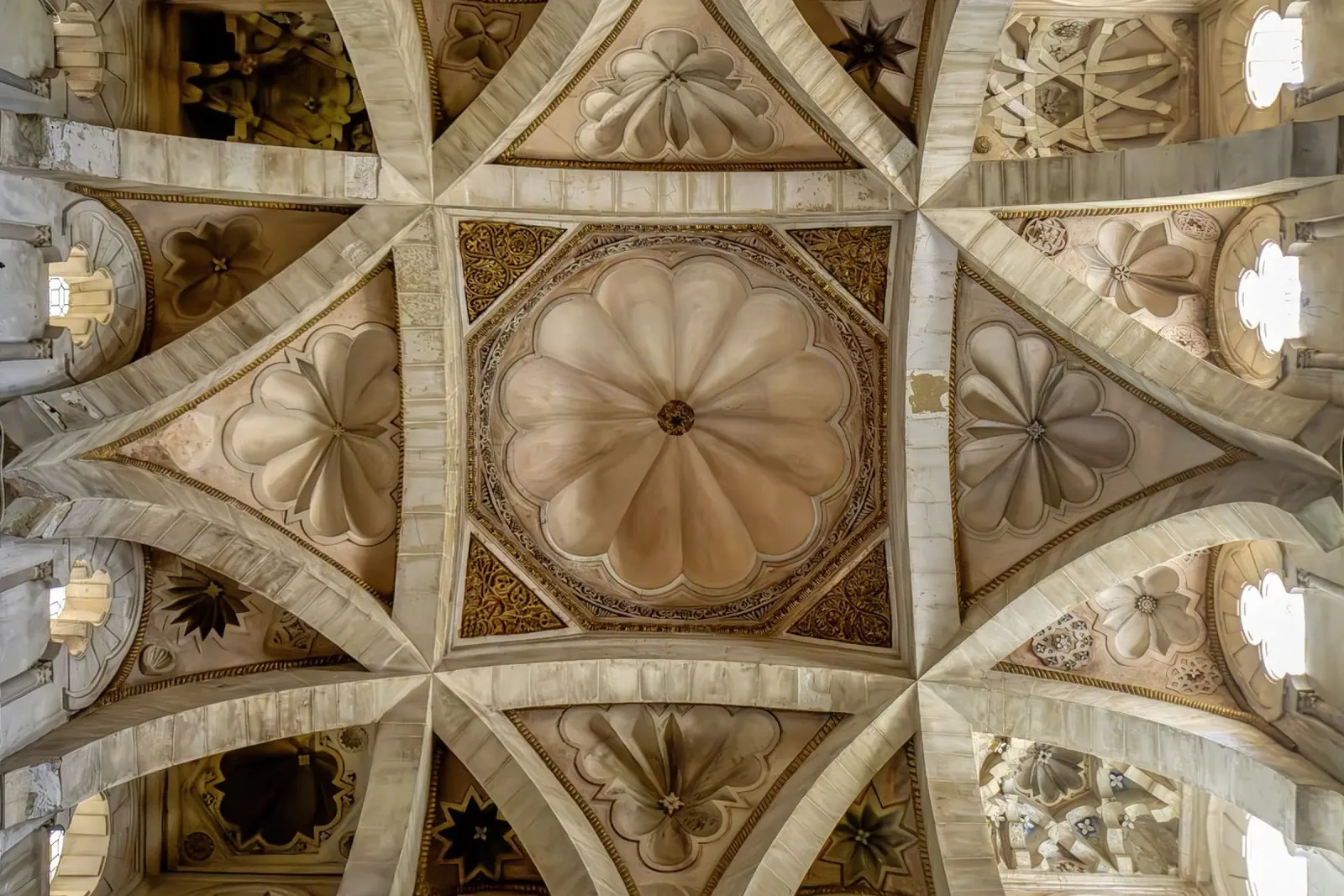 Vaults of the Mezquita Cathedral in Cordoba hahnemühle by Bilderwelt - Kunst für die Wand